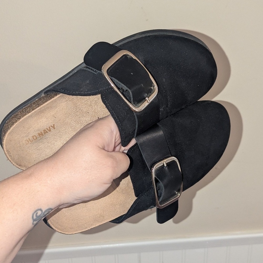 Old Navy Clog Mules Black Faux Suede Large Buckle 7.5‎